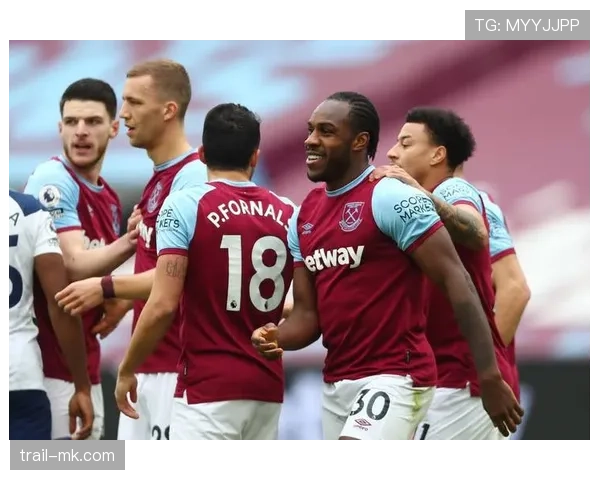 阿雷奥拉神勇扑救助西汉姆联力克强敌,稳居英超中游 阿雷奥拉神勇扑救助西汉姆联力克强敌,稳居英超中游